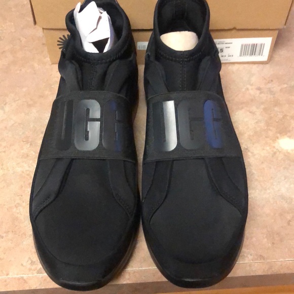 Ugg - Picture 3 of 3